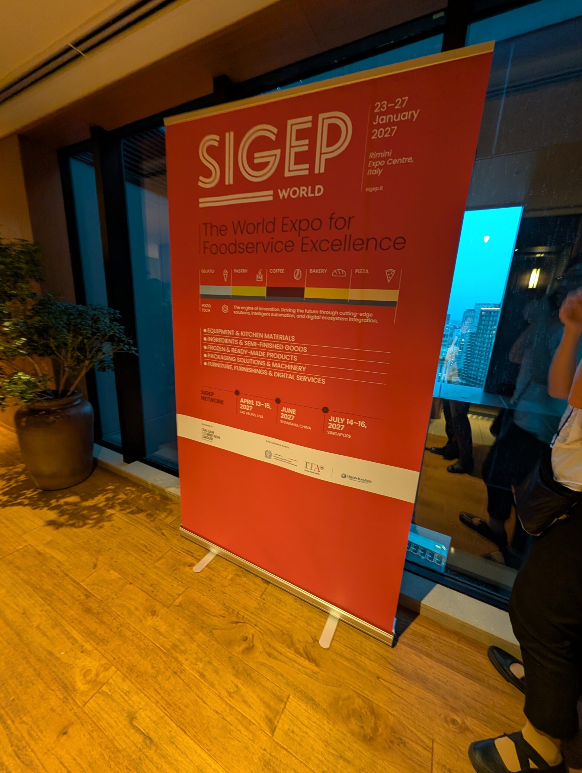 SIGEP World 2027 告知バナー（東京イベント会場）